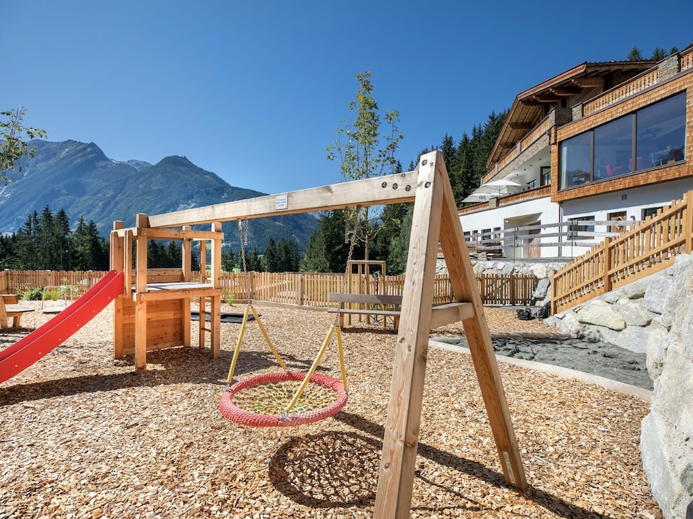 Affluent Chalet in Neukirchen near Wildkogel Ski Arena