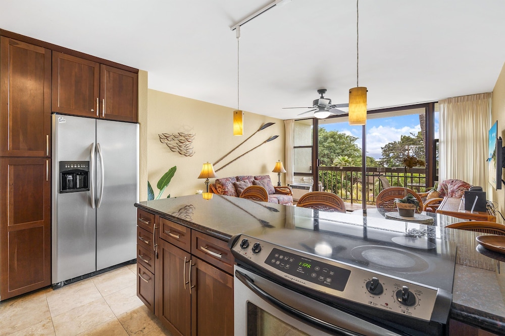 Maui Vista 1-308 - Steps From the Beach, Renovated, Ocean Views, New Windows, AC
