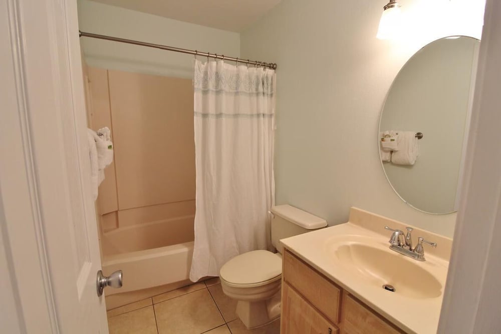 Seascape Lakefront Villas 124