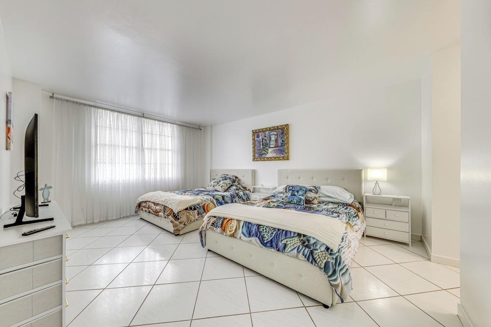 Balcony & Community Perks: Coastal Hollywood Condo