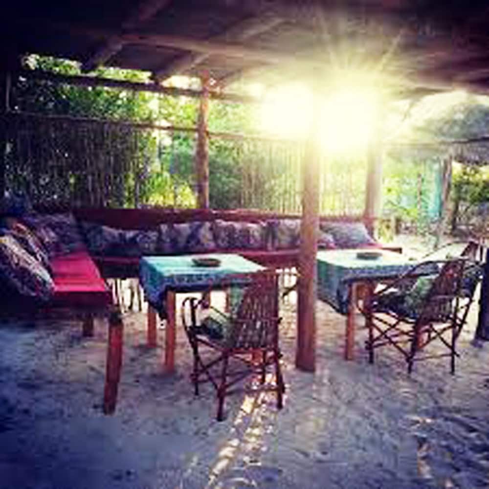 Tuna Lodge