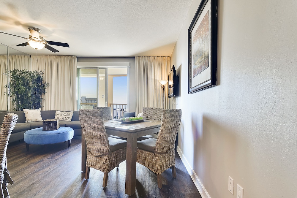 Grand Panama Beach Resort by Book That Condo