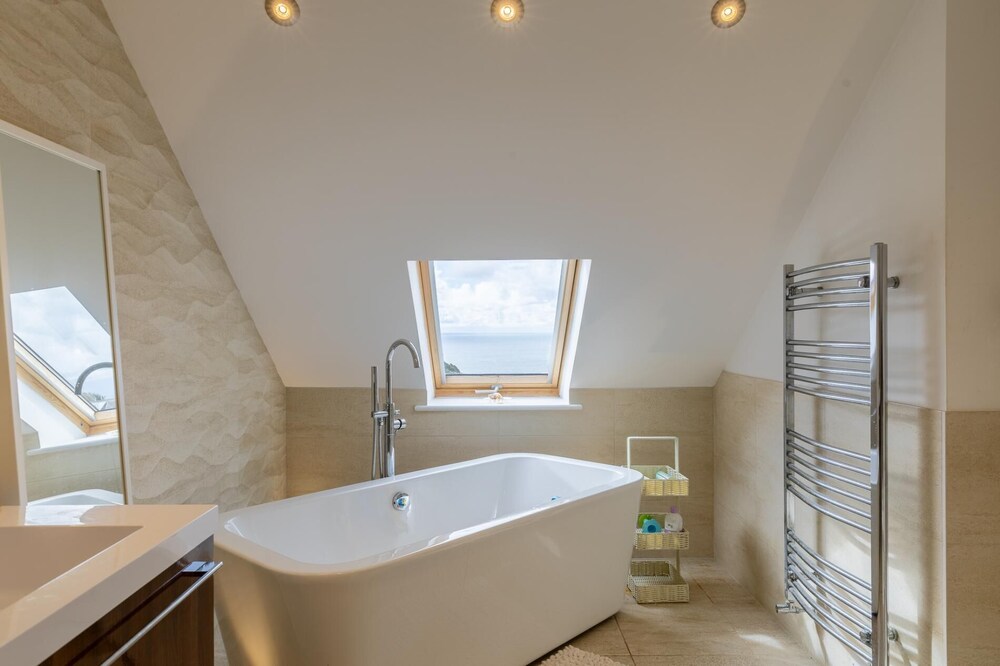Seaview House - 5 Bedroom - Southgate