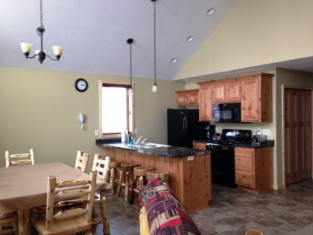 Sportsman's Lodge