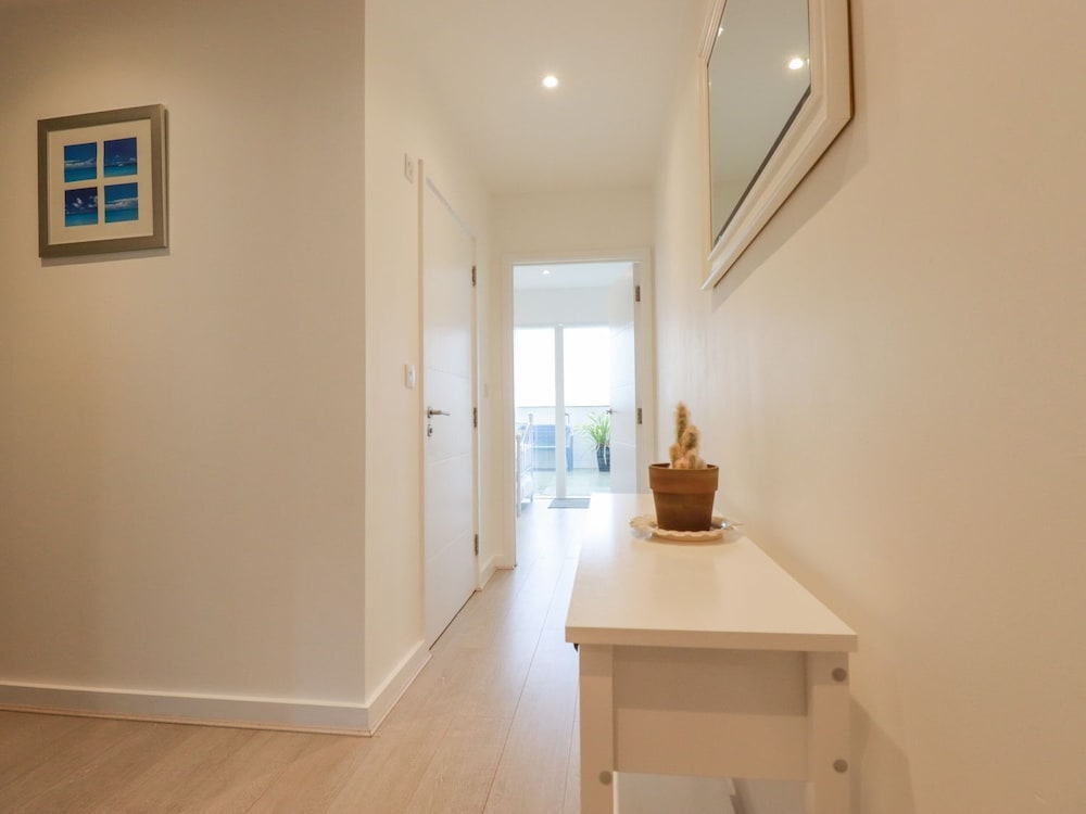 10 Quay Court