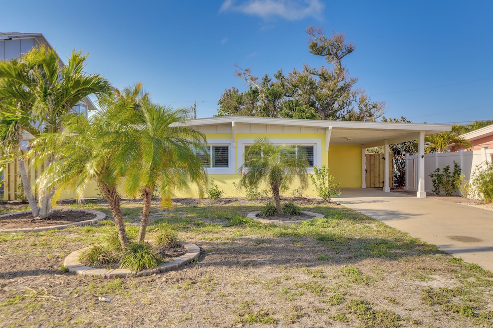 Walk to Beach: Pet-friendly Oasis on Manasota Key!