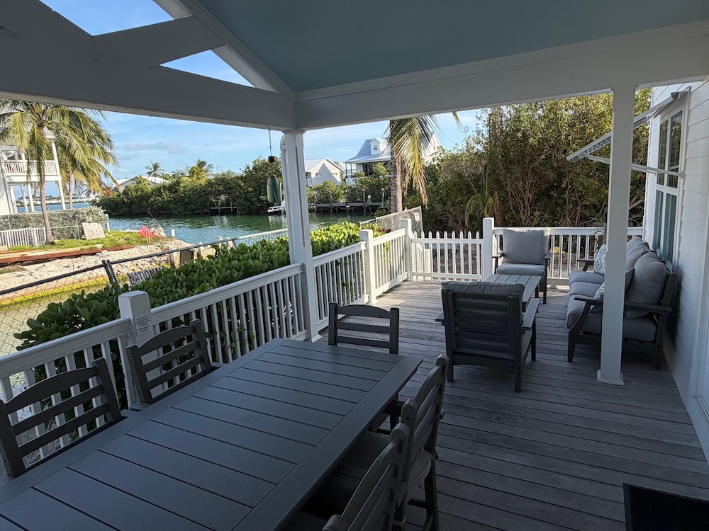 The Point At Coral Lagoon, Rare End Of Canal Villa 3 Bedroom Townhouse