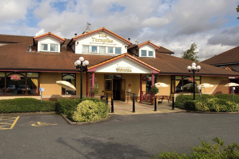 Premier Inn Pontefract North 5