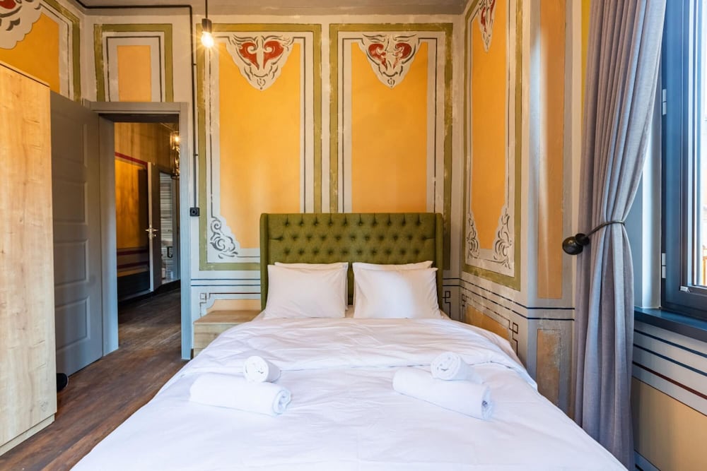 Historical Flat With Turkish Hammam