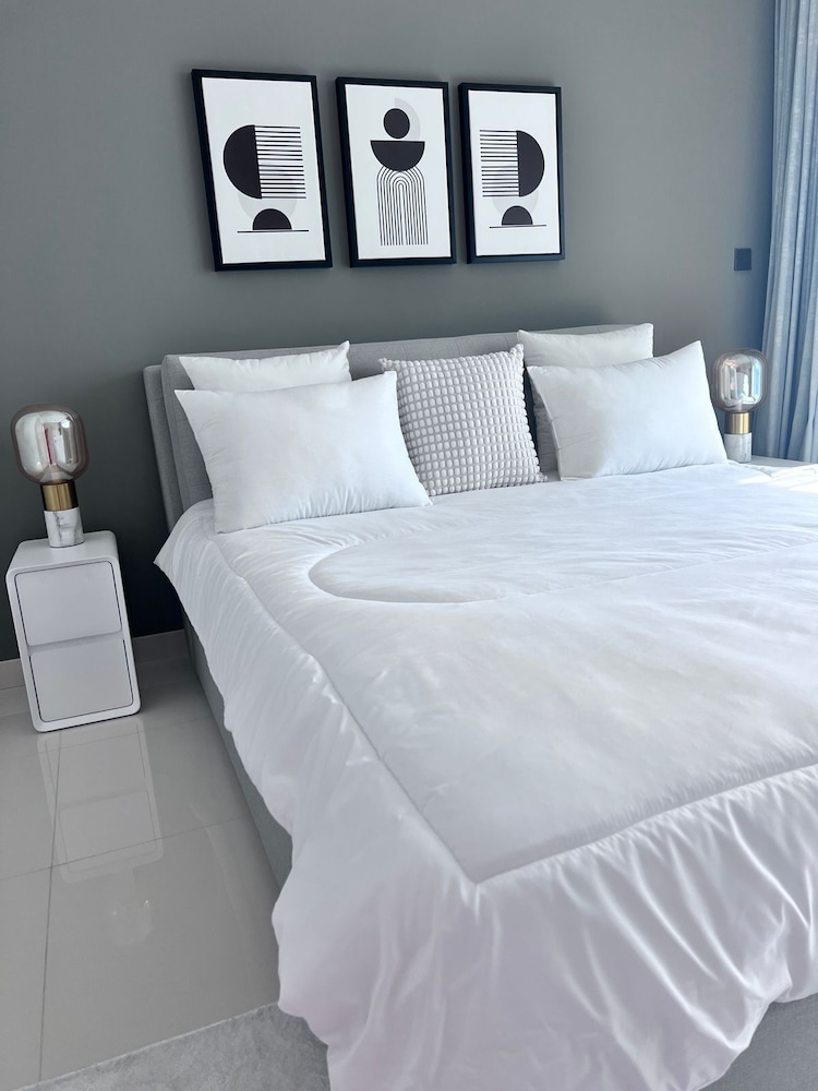 2 Bedroom Flat Beachfront Palm Jumeirah