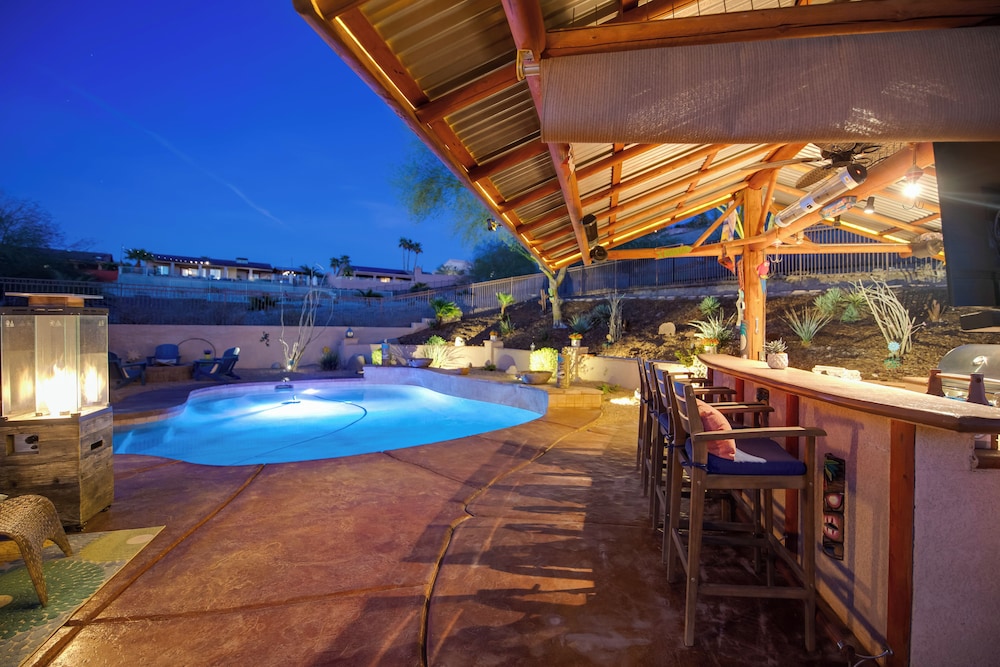 2 Mi to Lake Havasu: Poolside Paradise!