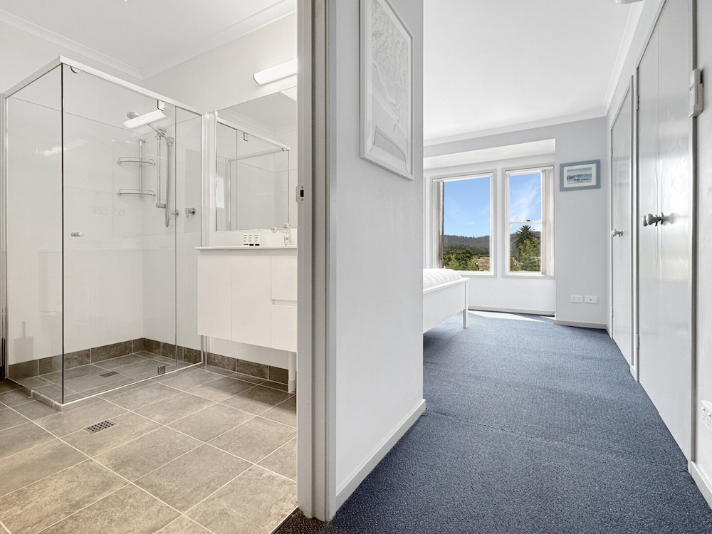 3-bed With Alfresco Dining & Pool in Batemans Bay