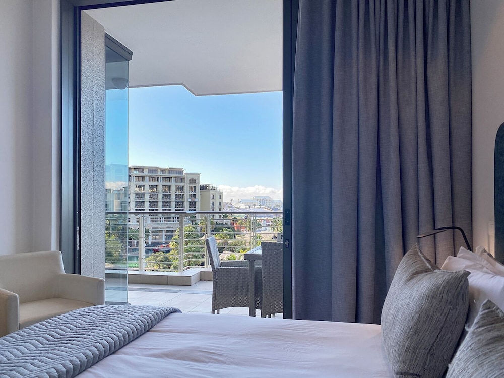 The Marina V&A Waterfront by Smart City Stays