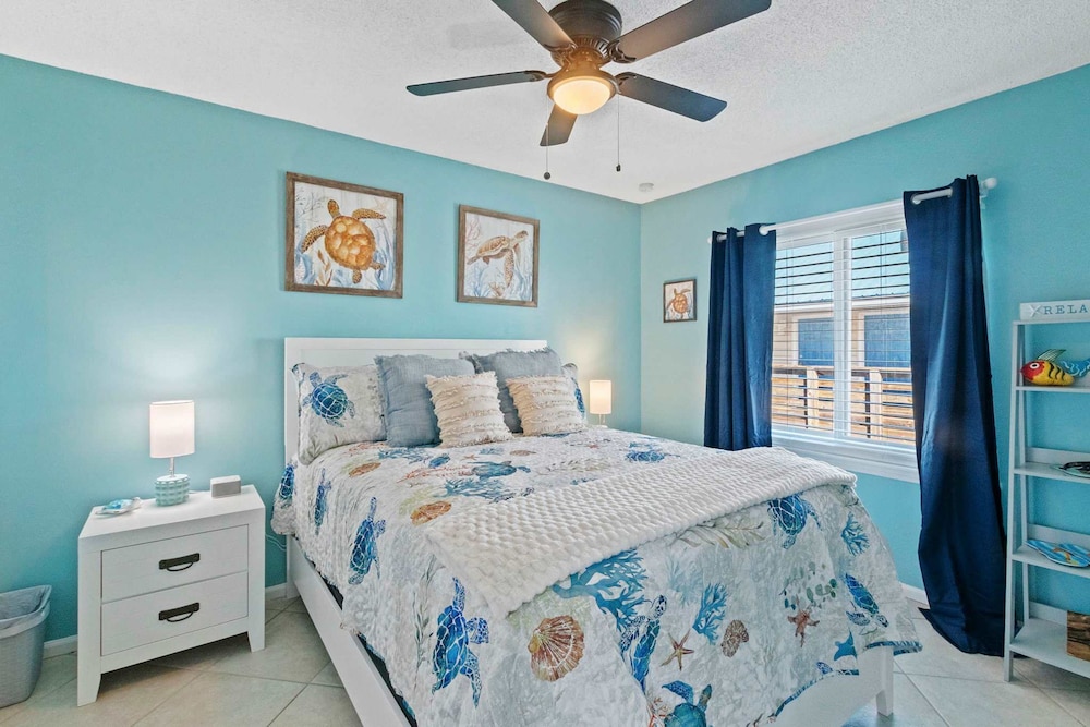 Three 2br Condos Walk to Beach Hangout