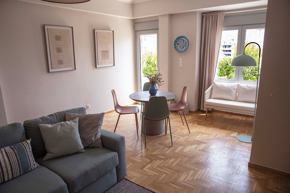 Contemporary Athenian Escape GHH