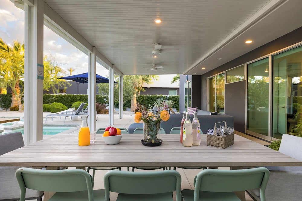 The Polo Villas by AvantStay – Modern Oasis Near Empire Polo Club