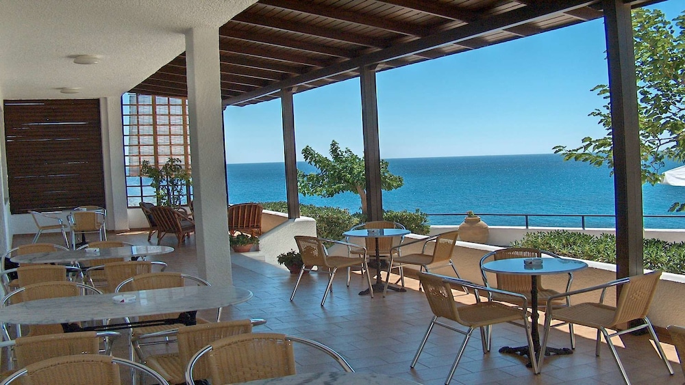 Marou Hotel