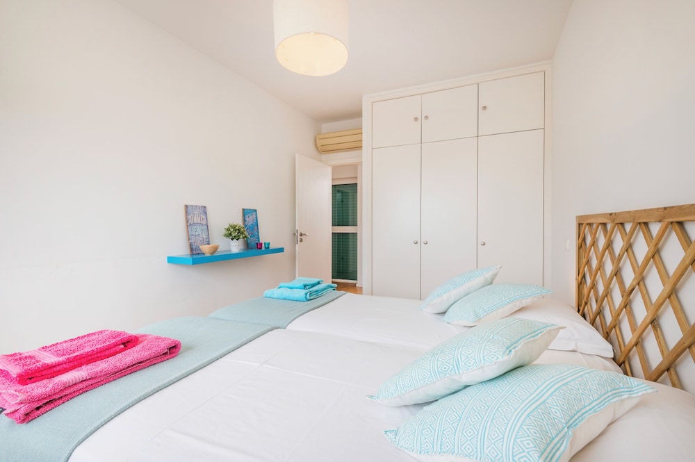 Sunny 5BR Villa at Prainha Club