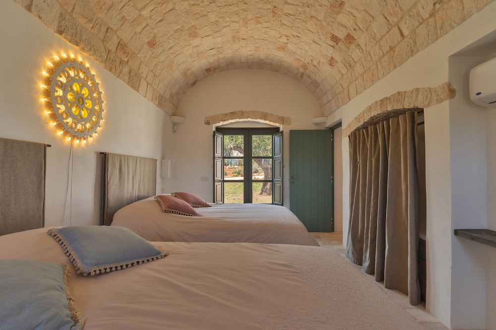 Trulli Pietra Rossa With Pool by Wonderful Italy