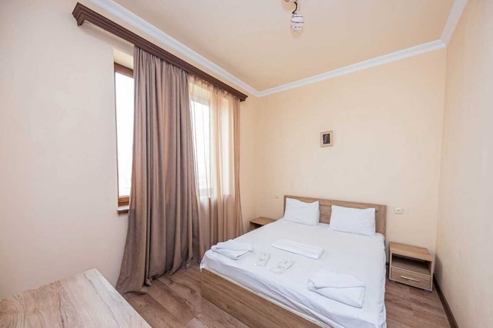 Argishti street 2 bedroom apartment