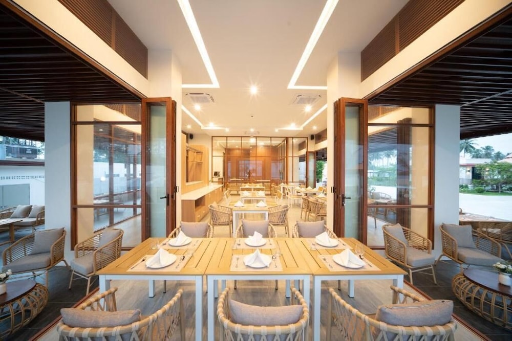 Natural Beach Resort