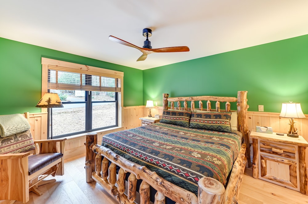 Modern Cabin w/ Hot Tub & Sacandaga Lake Access! view 5