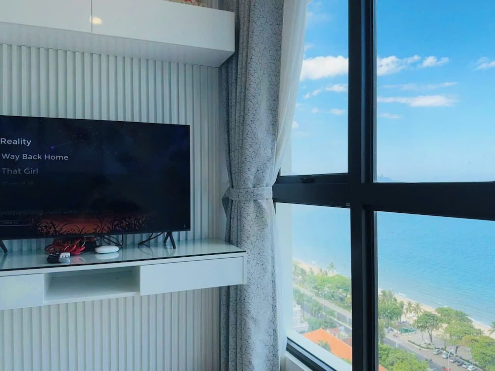 Gold Coast Balcony Serviced Apartment