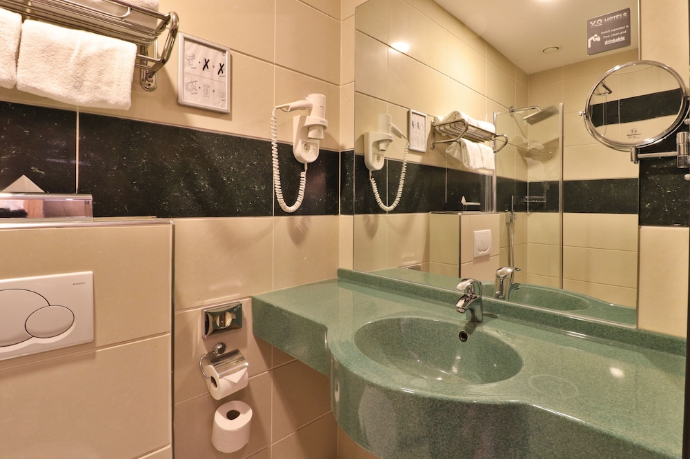 XO Hotels Blue Square 41