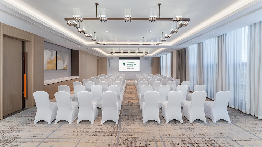 Holiday Inn Liaoyuan City Center by IHG