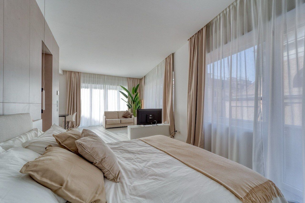 Santa Lucia Suites