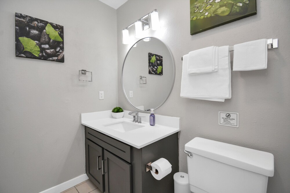 Tx Home Group - Uptown Galleria - Image 3