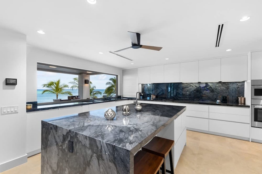 Newly Renovated Notos Cove Villa Property