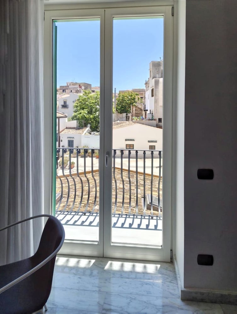 Palazzo Giglio Charme Suite 2 by Wonderful Italy