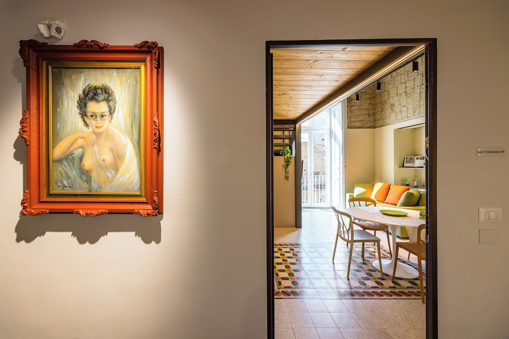La Pinacoteca Aparthotel by NapoliApartments