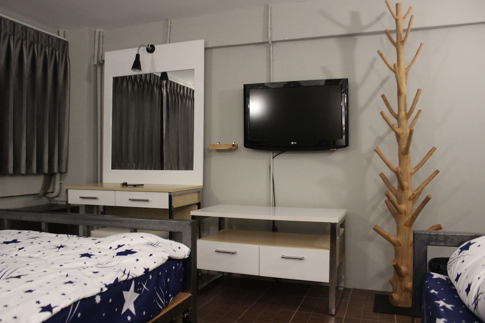 Enjoy House - Hostel