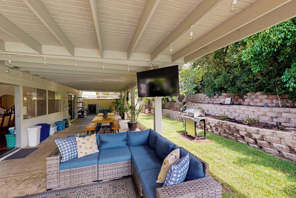 4BR Dog-friendly Home w/ Pool, Spa, Grill & A/C