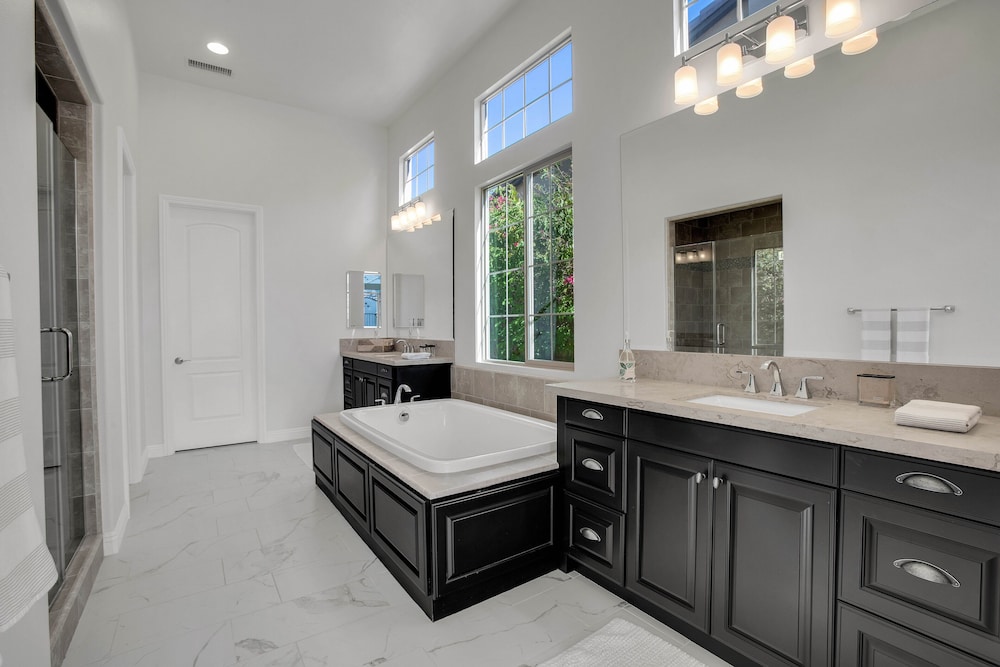 PGA Signature Lux Estate