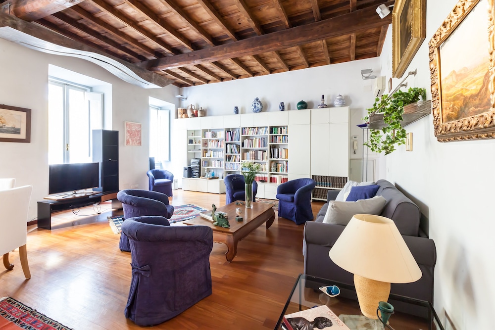 Luxury Trevi Apartment