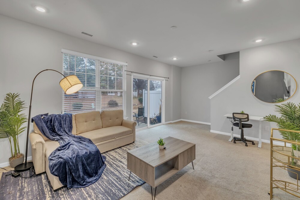 King 4BR Townhouse to Downtown Durham