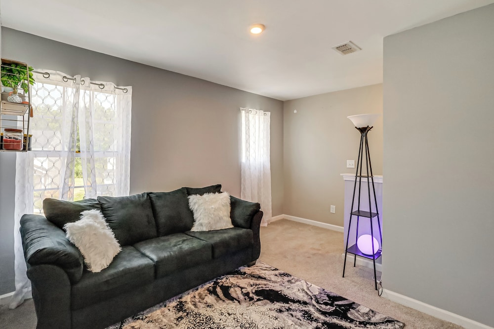 5 Mi to Amerson River Park: Family-friendly Home