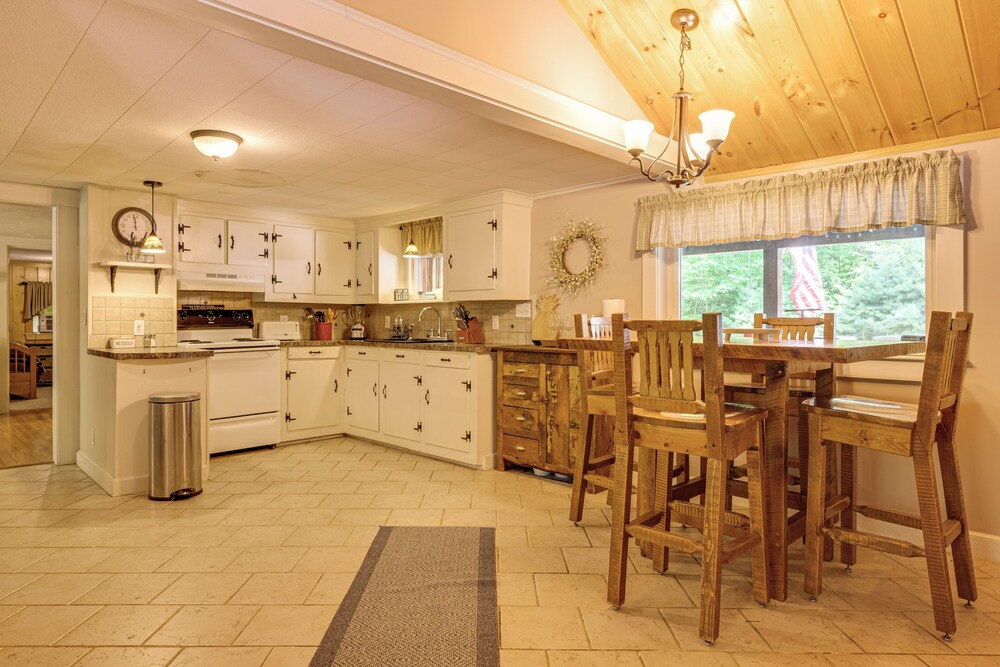 Home w/ Outdoor Entertainment Area in Ashland!