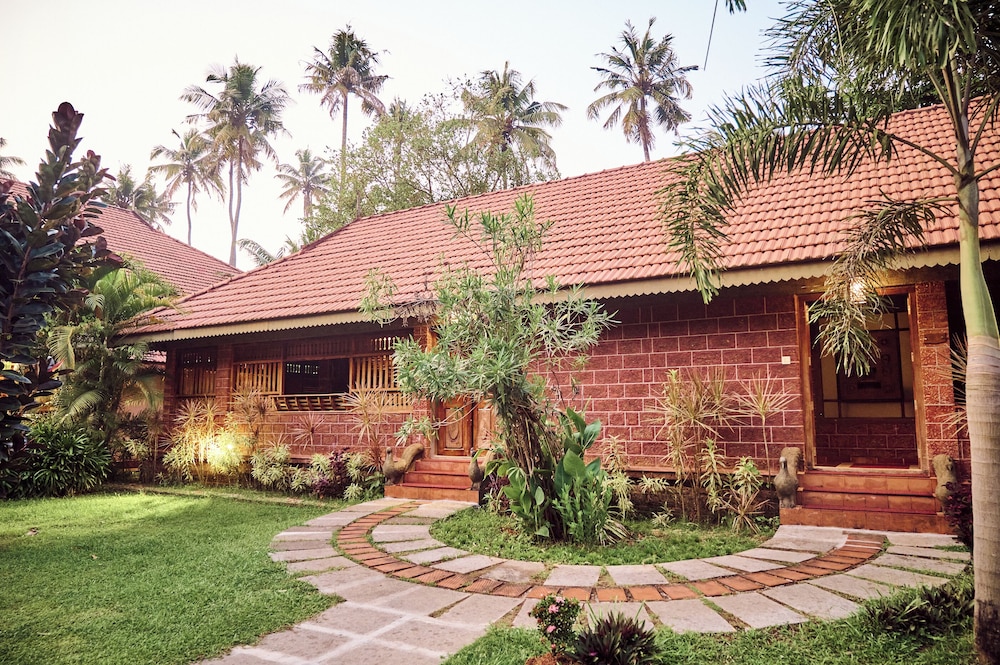 Neelambari Ecotourism Thrissur Aratupuzh