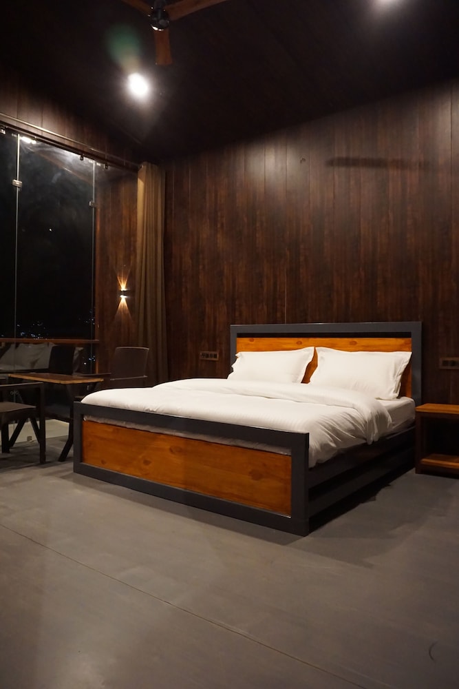 Ekaiva Resort, New Tehri : A Boutique Lake View Hotel