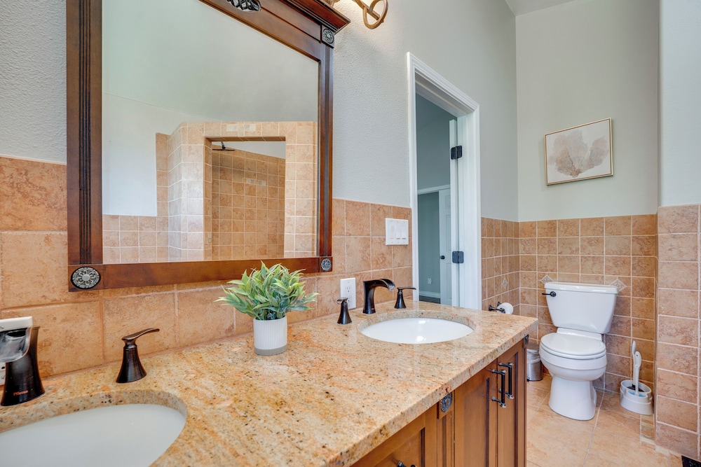 Private Hot Tub: Home Near Moses Lake Access