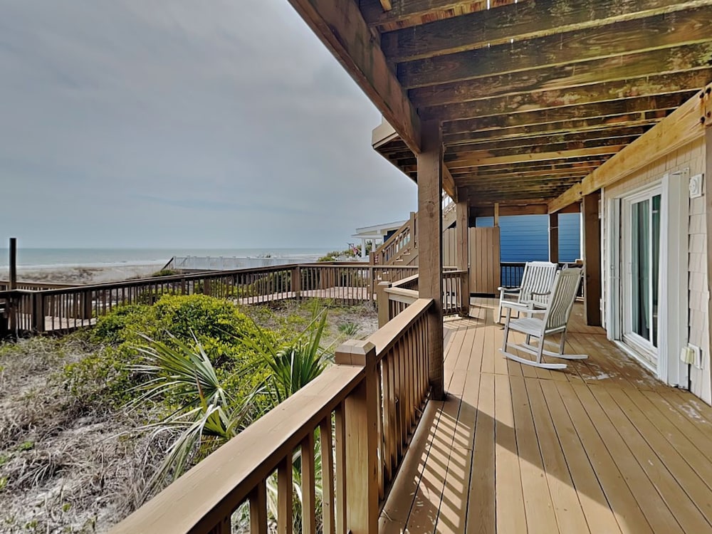 Barefoot Bungalow by Topsail Realty