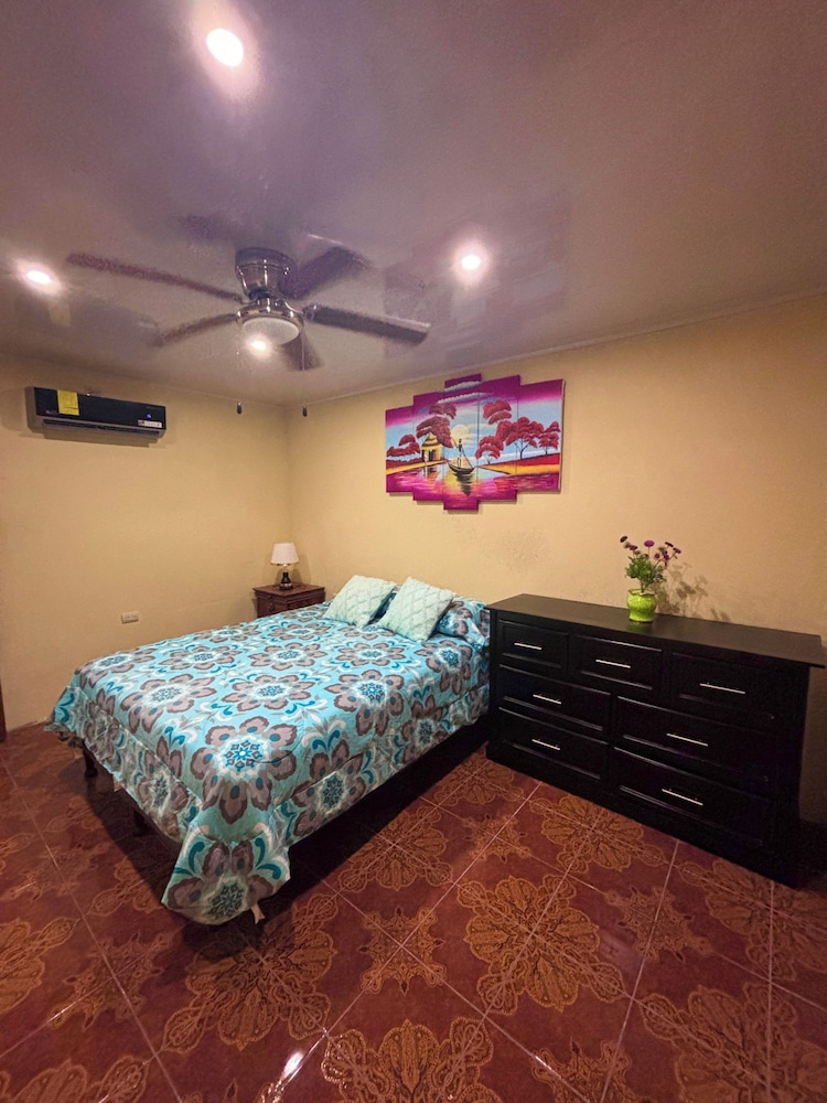 GRANADOS GUEST HOUSE