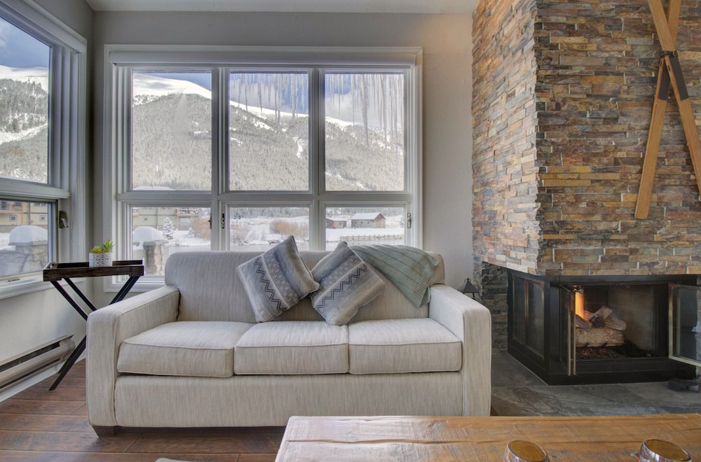 Private Mountain Town home Pet Friendly with Great Views - WD12 by Redawning