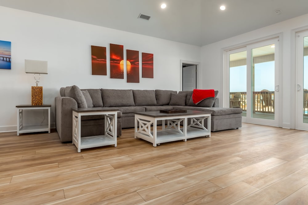 Wine N' Sea - 2704 Bienville 5 Bedroom Home by RedAwning