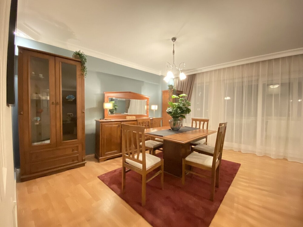 Missafir Sleek Flat in Nisantasi With Terrace