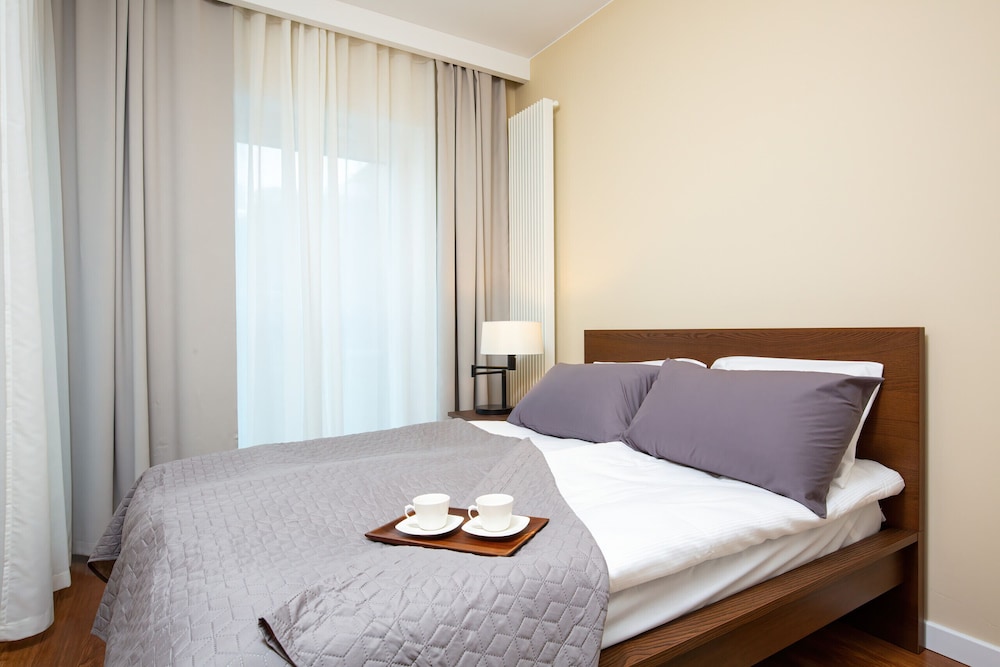 Royal Mennica Residence LUX by Renters view 2